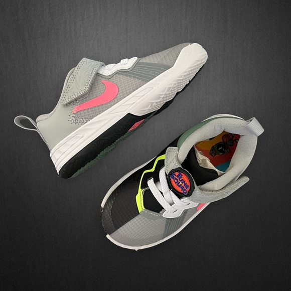 ✔️NIB✔️ NIKE Lebron 18 Low TD Space Jam Bugs vs Marvin - Picture 1 of 10